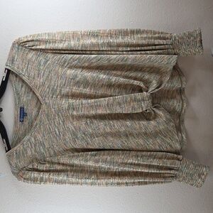 Democracy NWT 1X Golden Barely Multi Pull On Vneck Top Muted Inviting Twist Hem